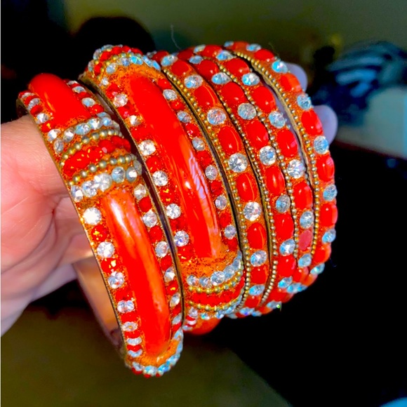 Beautiful set of bracelets. They run smaller than average. Very nice color. - Picture 1 of 1